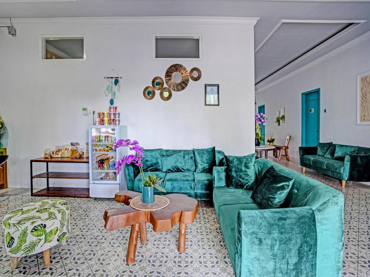 Capital O 91318 House Of Siti Boutique Homestay Jembel Extérieur photo